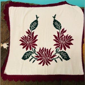 Beautiful Mexican hand made embroidered table cloth mantel